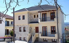 Nikos Apartments